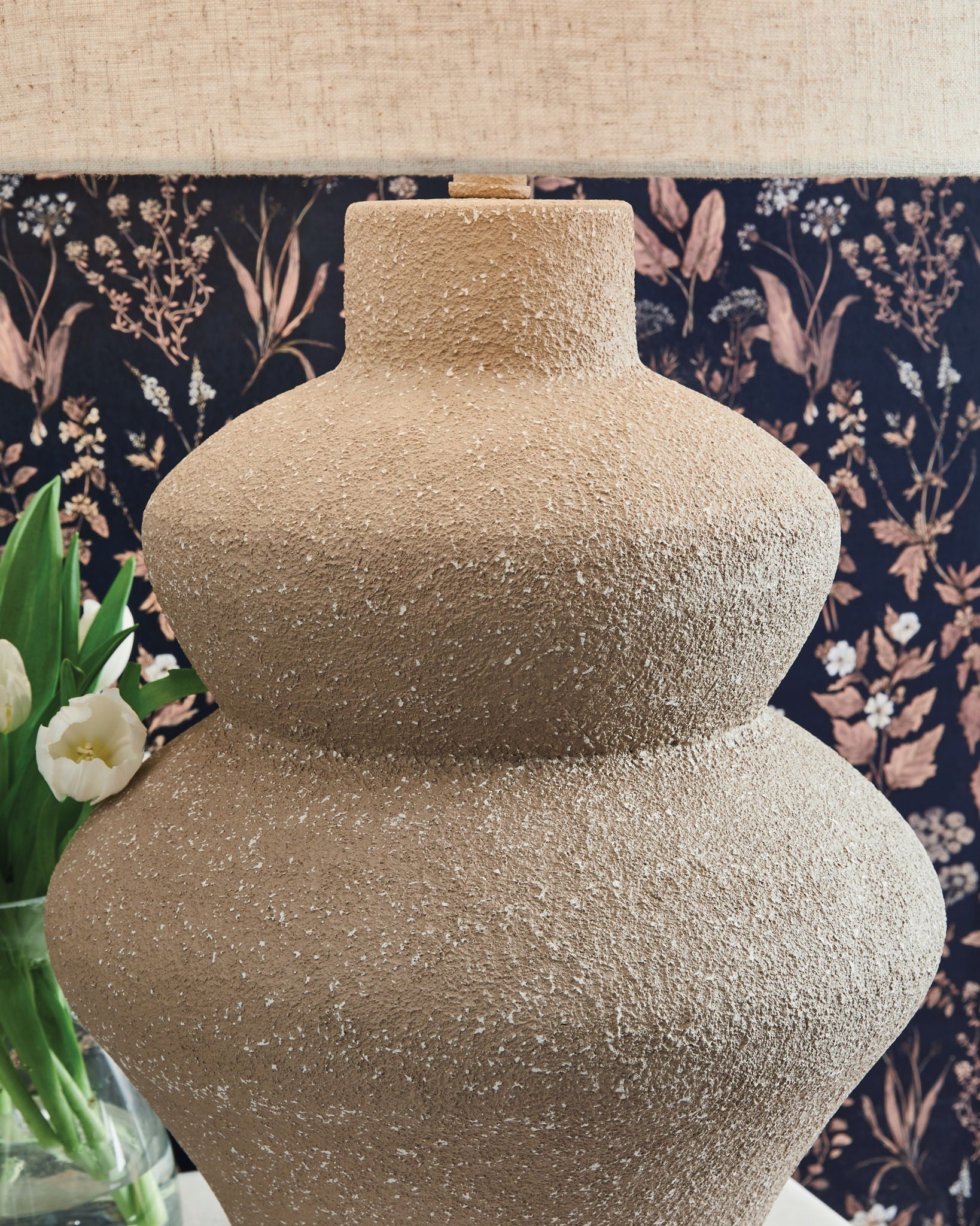 Jossleigh - Metal Table Lamp - Beige