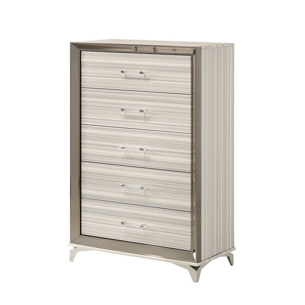 Star - Chest - White