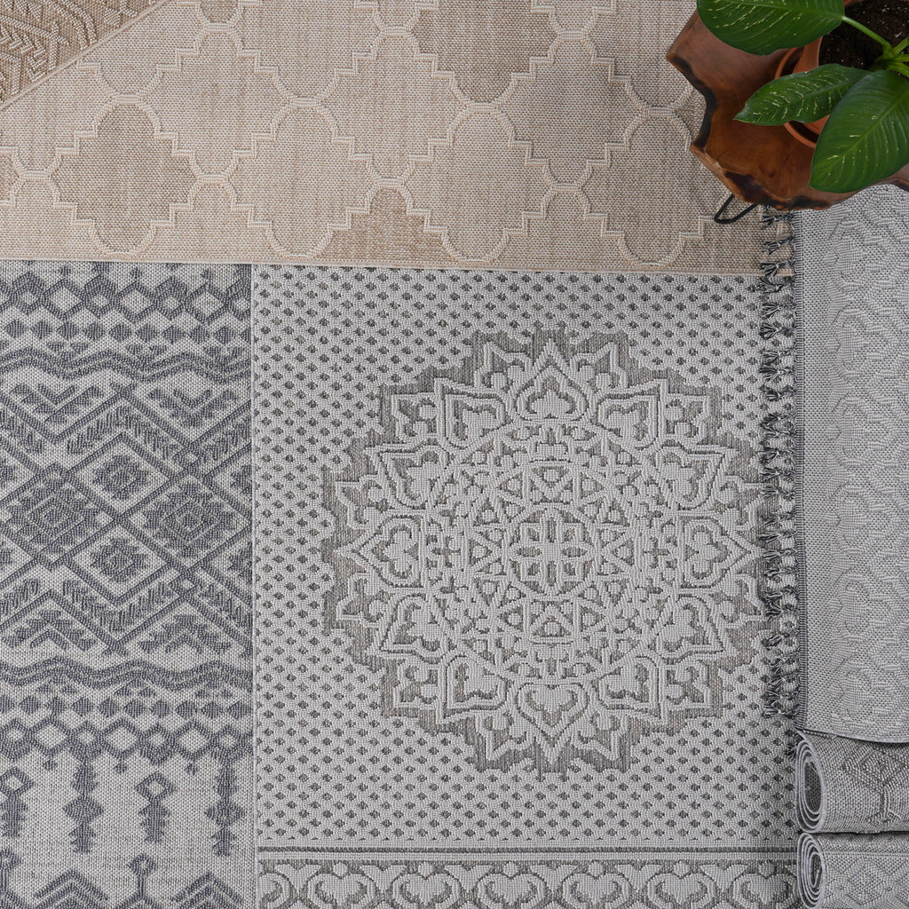 Guros - 8' X 10' Medallion Indoor / Outdoor Area Rug - Beige