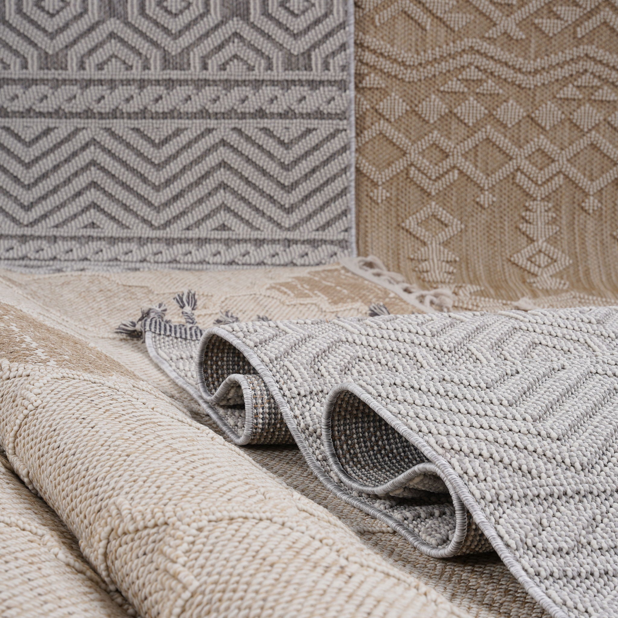Guros - 6' X 9' Trellis Indoor / Outdoor Area Rug - Ivory